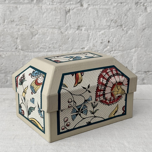 Antoinette Poisson Small Wedding Box in Jaipur 57A