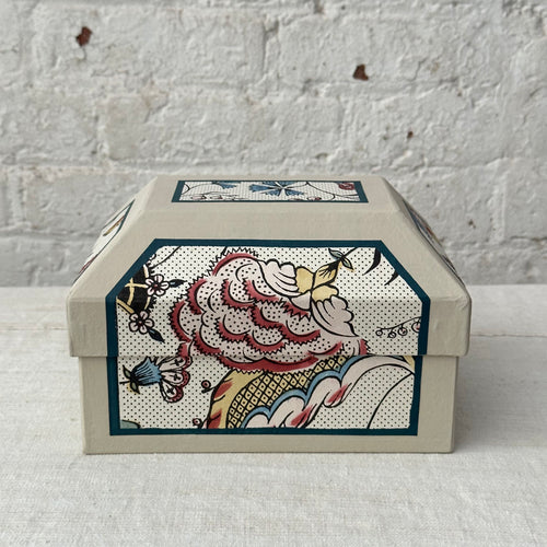 Antoinette Poisson Small Wedding Box in Jaipur 57A
