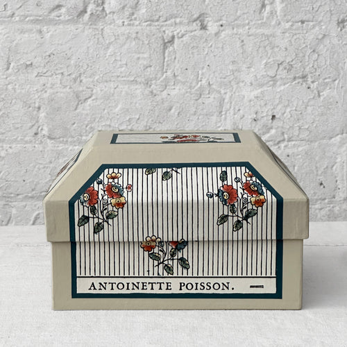 Antoinette Poisson Small Wedding Box in Boutonniere 74A