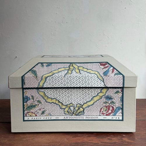 Antoinette Poisson Large Wedding Box in "Rubans and Oiseaux" No. 54A