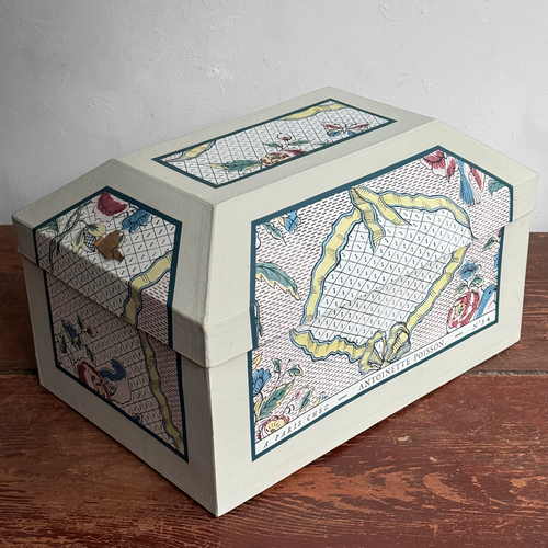 Antoinette Poisson Large Wedding Box in "Rubans and Oiseaux" No. 54A