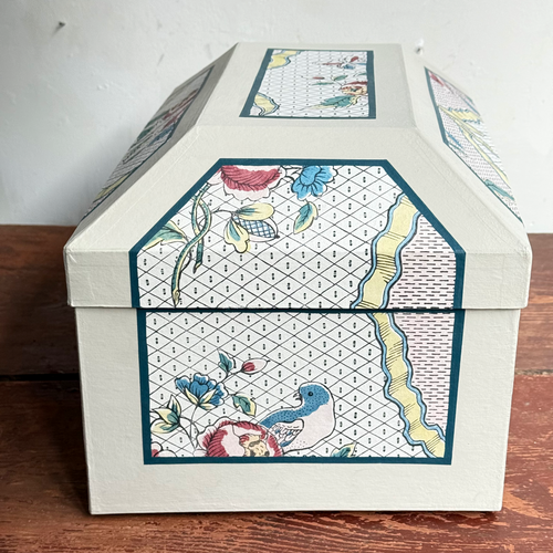 Antoinette Poisson Large Wedding Box in "Rubans and Oiseaux" No. 54A