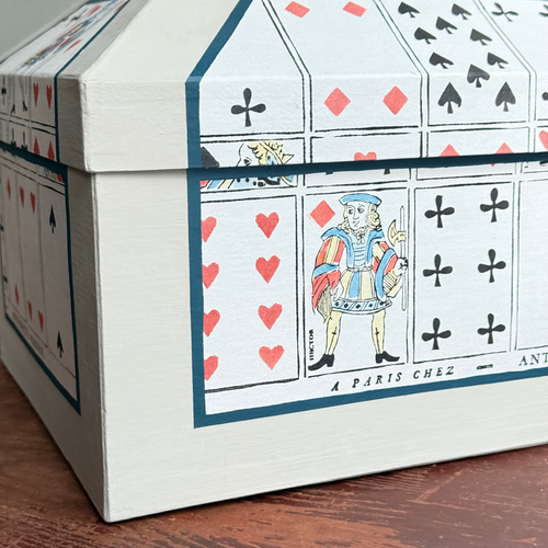 Antoinette Poisson Large Wedding Box in "Cartes à jouer parfumées" No. 1A