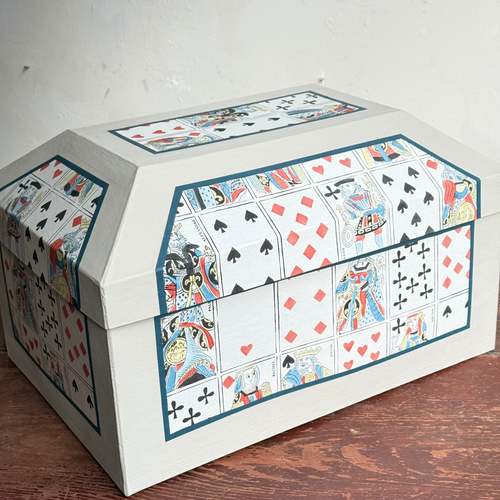 Antoinette Poisson Large Wedding Box in "Cartes à jouer parfumées" No. 1A