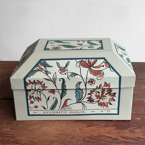 Antoinette Poisson Large Wedding Box in "Mignonette" No. 73A