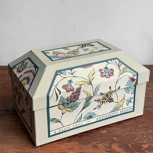 Antoinette Poisson Medium Wedding Box in Jaipur 57A
