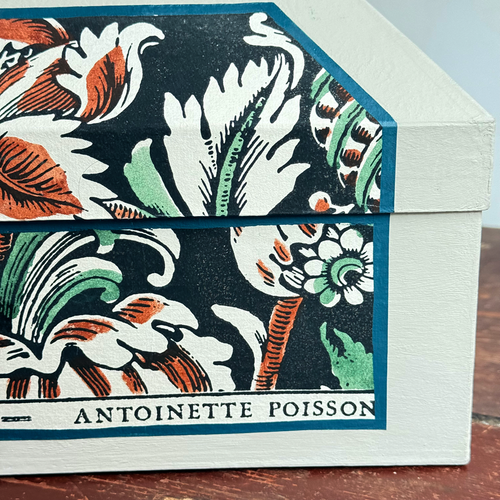 Antoinette Poisson Medium Wedding Box in "Grand Parots" No. 59A