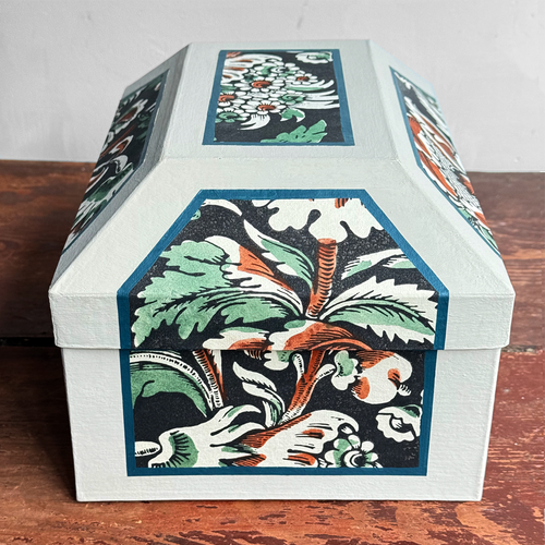 Antoinette Poisson Medium Wedding Box in "Grand Parots" No. 59A