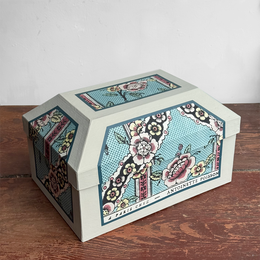 Antoinette Poisson Medium Wedding Box in "Guirlandes de Fleur Blue" No. 1A