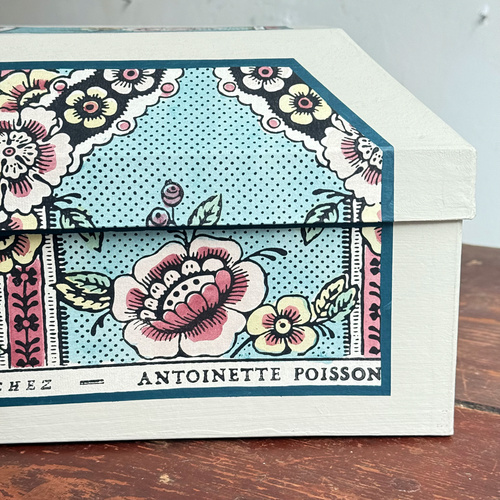 Antoinette Poisson Medium Wedding Box in "Guirlandes de Fleur Blue" No. 1A