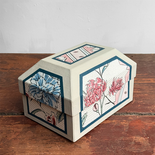 Antoinette Poisson Small Wedding Box in Marcel 28A