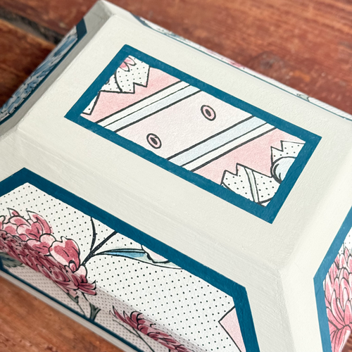 Antoinette Poisson Small Wedding Box in Marcel 28A