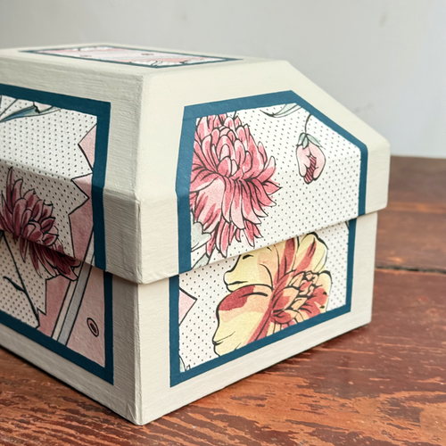 Antoinette Poisson Small Wedding Box in Marcel 28A