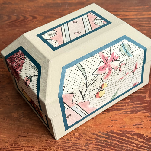 Antoinette Poisson Small Wedding Box in Marcel 28A