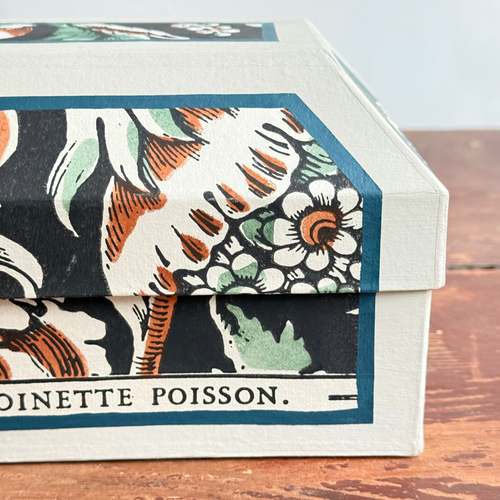 Antoinette Poisson Small Wedding Box in "Grand Parots" No. 59A