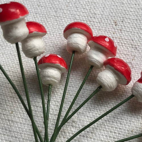Nostalgic Tiny Mushroom Twist-Tie Ornament Set