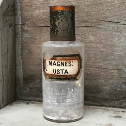 19th Century Apothecary Jar - Magnes: Usta