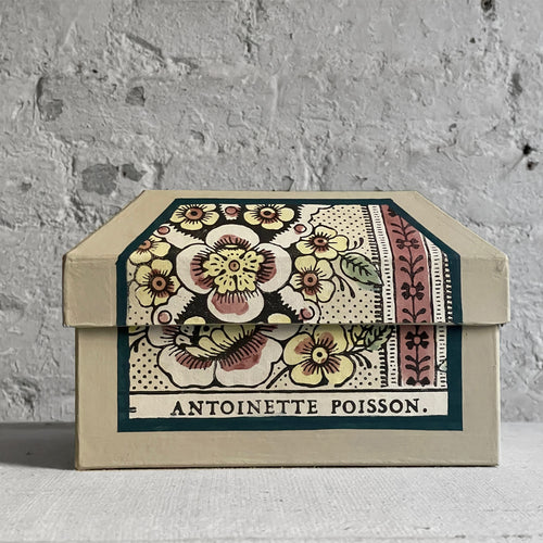 Antoinette Poisson Small Wedding Box in Guirlandes de Fleurs 1B