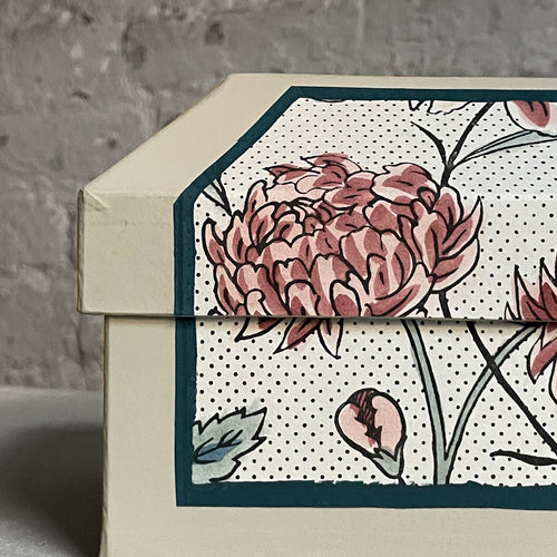 Antoinette Poisson Small Wedding Box in Marcel 28A