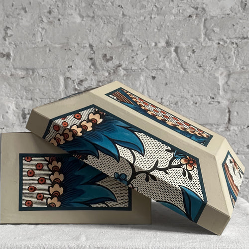 Antoinette Poisson Medium Wedding Box