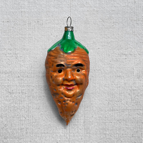 Nostalgic Carrot with Face Ornament