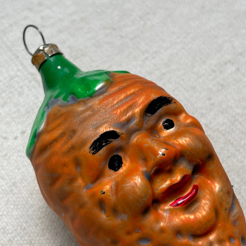 Nostalgic Carrot with Face Ornament