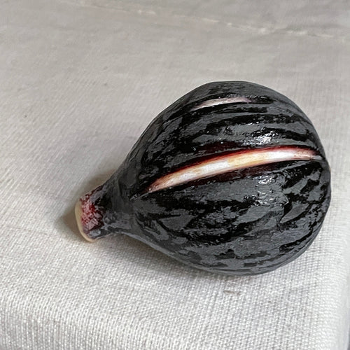 Carrera Marble Closed Black Fig with Curved top