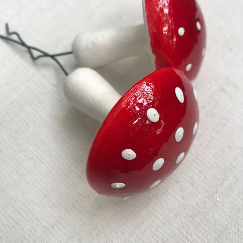 Large 2-Piece Nostalgic Cotton Mushroom Twist-Tie Ornament Set