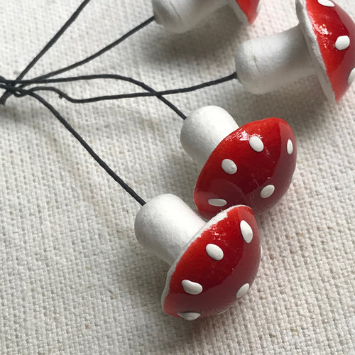 Nostalgic Small Mushroom Twist-Tie Ornament Set